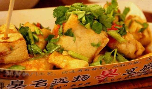 中国街边小吃大赏:烤串、煎饼果子、臭豆腐等超人气美食(图3) 美食欢迎语_受欢迎的美食_欢迎享用美食